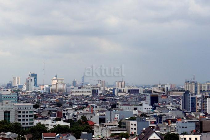 Pemerintah telah menyusun dan membahas Rencana Pendapatan dan Belanja Negara (RAPBN) 2017. Disebutkan, belanja pemerintah pusat mencapai Rp1.310,4 triliun, hampir sama dengan APBNP 2016 sebesar Rp1.306,7 triliun. Belanja pemerintah pusat ini akan meliputi tiga fokus pekerjaan diantaranya mendukung pembangunan infrastruktur, pengurangan kesenjangan dan kemiskinan, serta penciptaan lapangan kerja. AKTUAL/Munzir