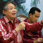 Anggota DPD RI asal Yogyakarta Afnan Hadikusumo bersama Anggota Badan Anggaran DPR Hendrawan Supratikno serta Pengamat Hukum Tata Negara Refly Harun menjadi narasumber Dialog Kenegaraan kerjasama antara Biro Humas DPD dengan Koordinatoriat Wartawan Parlemen yang berlangsung di Media Center, Komplek Parlemen, Senayan Jakarta, Rabu (1/3). Tema dialog "Mengapa Revisi UU MD3 Terbatas ?" ini menyoal proses revisi yang dirasakan dipaksakan. AKTUAL/Tino Oktaviano