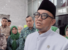 Wamenhaj: Haji Tanpa Antre Ilegal, Polri Koordinasi Kasus Penipuan 3 WNI di Arab Saudi Wakil Kepala Badan Penyelenggara Haji Dahnil Anzar Simanjuntak saat wawancara cegat di Kantor Kemenag, Jakarta, Sabtu (23/8/2025). ANTARA/Asep Firmansyah