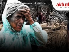 Air yang Menelan Negeri: Kisah Bencana yang Menguji Solidaritas Sumatera Warga mengamati sampah kayu gelondongan pascabanjir bandang di Desa Aek Garoga, Kecamatan Batang Toru, Kabupaten Tapanuli Selatan, Sumatera Utara, Sabtu (29/11/2025). ANTARA FOTO/Yudi Manar/agr/am.