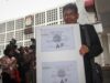 Siapa Dalang Ijazah Palsu Jokowi? Mantan Penasihat Spritual Presiden RI ke-7 Ungkap Kebenarannya KPU serahkan ijazah asli Jokowi. (ANTARA FOTO/RENO ESNIR)