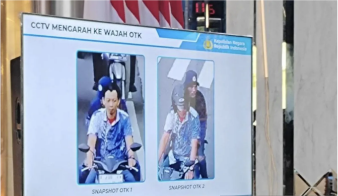 Foto dua terduga pelaku penyiraman air keras terhadap Wakil Koordinator Komisi untuk Orang Hilang dan Korban Tindak Kekerasan (KontraS) Andrie Yunus ditampilkan pada konferensi pers di Jakarta, Rabu (18/3/2026). ANTARA/Ilham Kausar/aa.