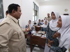 Perbaiki Kualitas Pendidikan, Prabowo Targetkan Tambah Papan Interaktif Digital ke Sekolah
