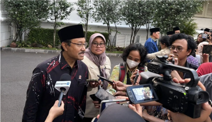 Sekretaris Jenderal Pengurus Besar Nahdlatul Ulama (Sekjen PBNU) Saifullah Yusuf menjawab pertanyaan wartawan di Kompleks Istana Kepresidenan, Jakarta, Selasa (3/2/2026). ANTARA/Genta Tenri Mawangi