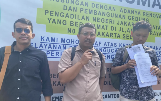 Tim kuasa hukum mengajukan praperadilan kasus dugaan penganiayaan terhadap aktivis Komisi untuk Orang Hilang dan Korban Tindak Kekerasan (KontraS) Andrie Yunus ke Pengadilan Negeri Jakarta Selatan, Jakarta, Rabu (29/4/2026). ANTARA/Luthfia Miranda Putri.