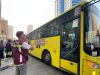 Petugas Halte Bus Shalawat Siaga 24 Jam untuk Fasilitasi Mobilitas Jemaah Haji Indonesia