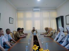 Wali Kota Pangkalpinang Lepas 8 Calon Paskibraka Terbaik untuk Seleksi Tingkat Provinsi Wali Kota Pangkalpinang Prof. Saparudin bersama Wakil Walikota Dessy Ayutrisna, melakukan pertemuan, sekaligus memberikan pengarahan kepada calon anggota paskibraka perwakilan Pangkalpinang/DOK PEMKOT PANGKALPINANG