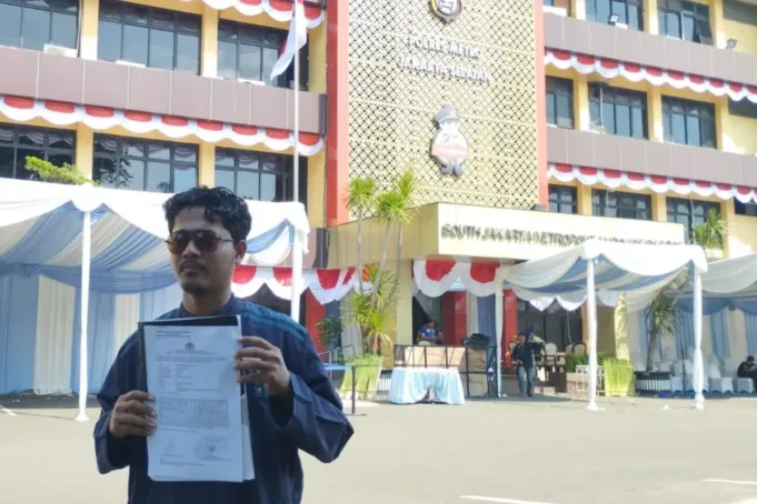 Kuasa hukum korban perusahaan dugaan penipuan berkedok pengurusan fatwa halal Majelis Ulama Indonesia (MUI) terkait mata uang crypto, Grasberg Nahumarury memberikan keterangan di Polres Metro Jakarta Selatan, Jakarta, Kamis (2/7/2026). ANTARA/HO-Dokumentasi Pribadi.